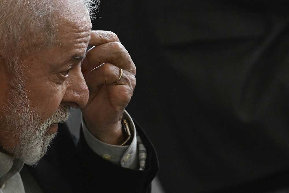 Lula classifica como ‘medida arbitrária’ revogação de vistos de ministros do STF