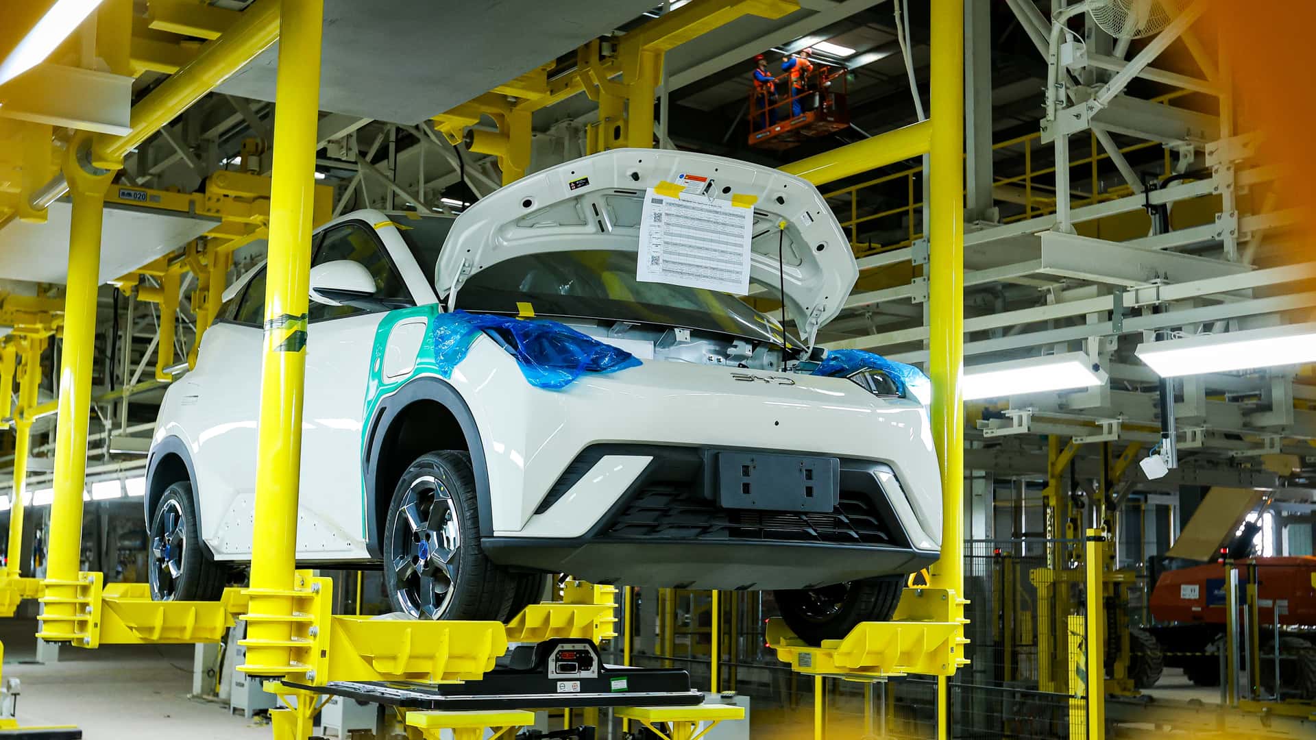 BYD ataca VW, GM, Stellantis e Toyota em carta: "dinossauros gritam"