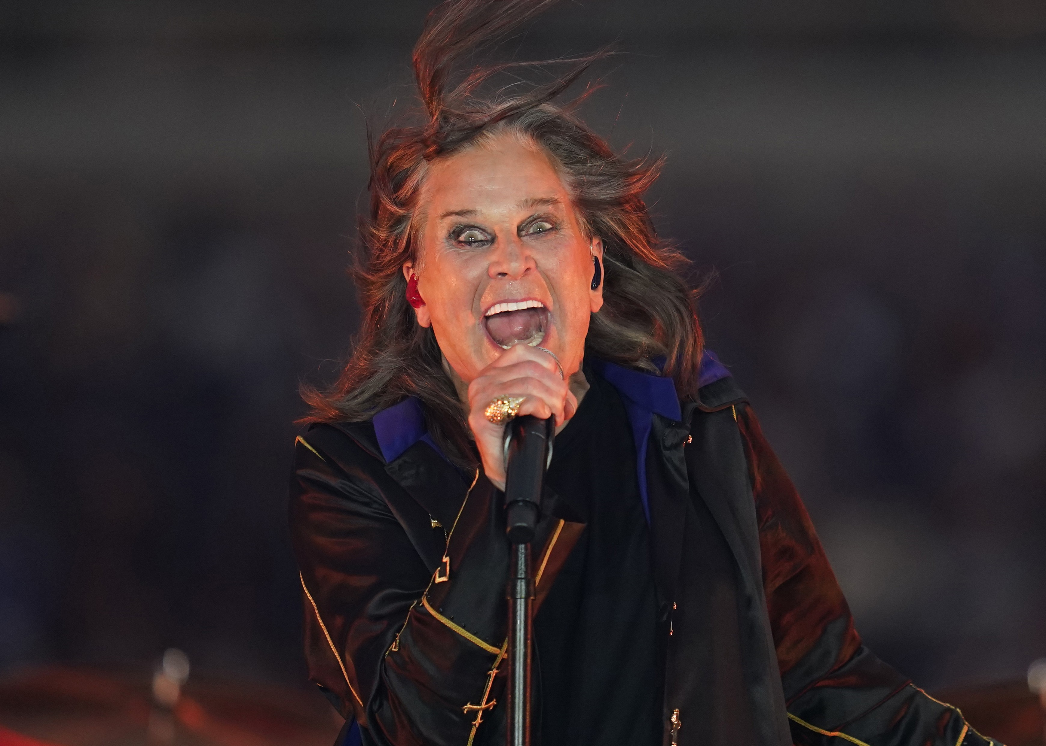 ‘É o cantor mesmo?’: Padre que citou Ozzy Osbourne durante missa revela confusão ao ler o nome do 'Príncipe das Trevas'