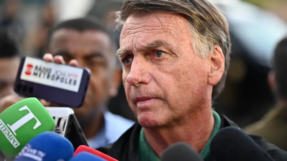 61% dizem não votar em candidato que promete livrar Bolsonaro, diz Datafolha
