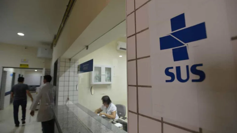 Governo vai priorizar indústria nacional em compras de R$ 2,4 bi para o SUS após tarifaço