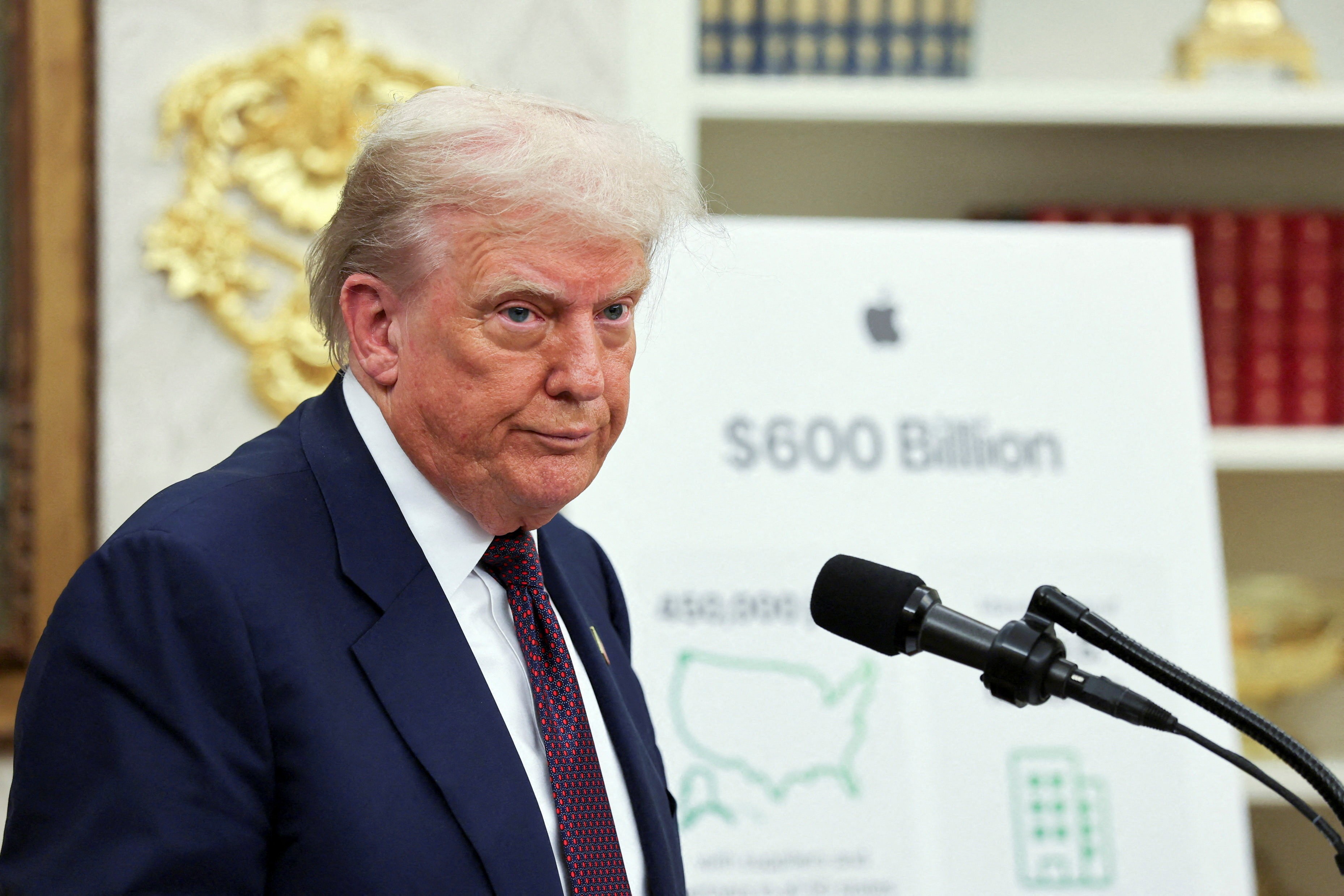 Grupo pró-Trump lidera ofensiva para afastar servidores federais considerados 'subversivos'