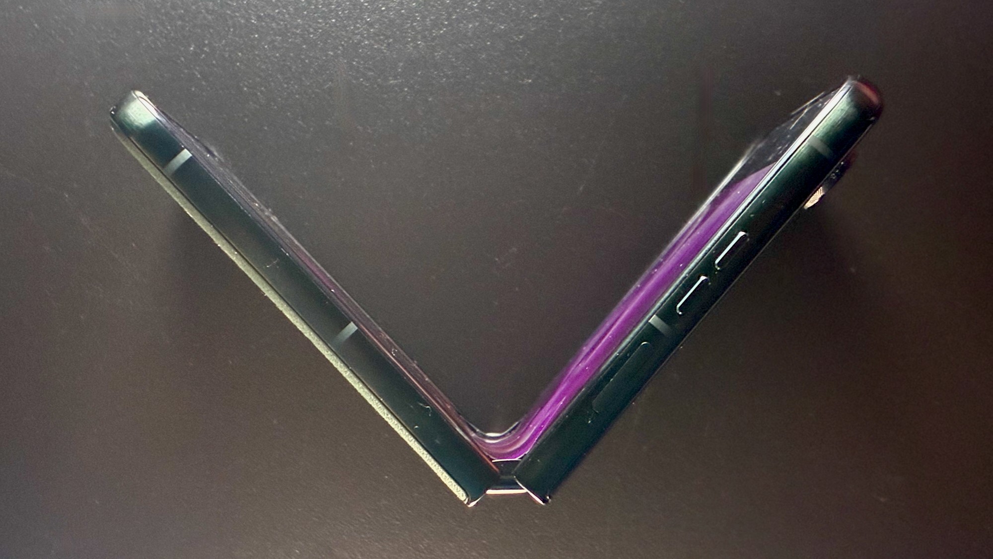 Razr 60 Ultra: g1 testou o celular dobrável da Motorola e comparou com outros 3 modelos