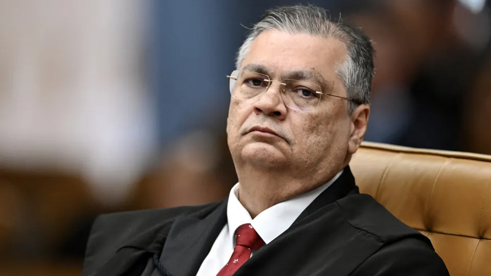 Dino garante pagamento de auxílio para vítimas do vírus Zika