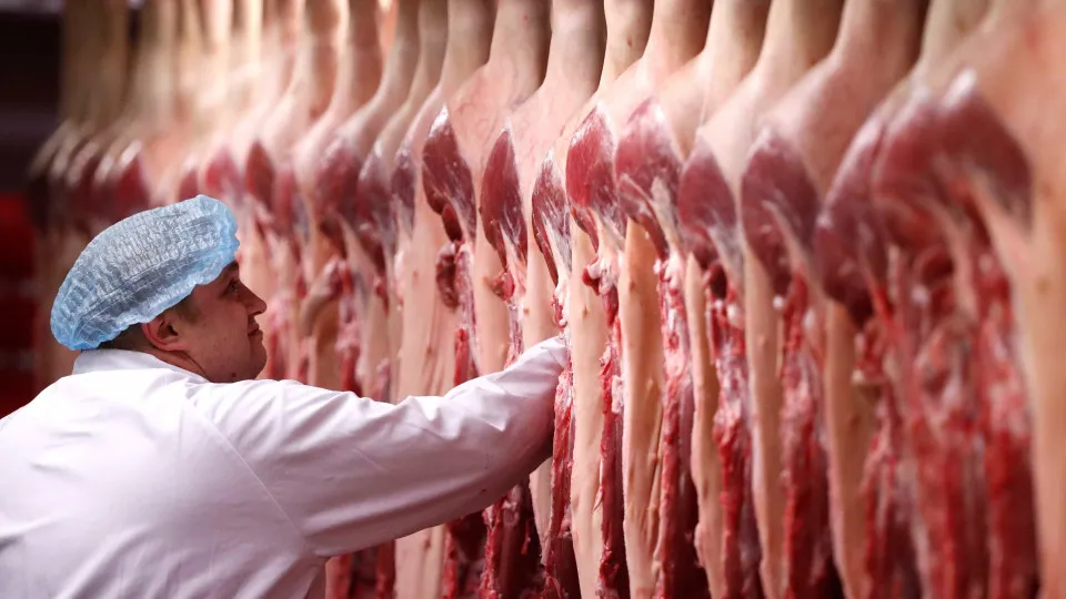 Frigoríficos brasileiros negociam com Vietnã para substituir exportações aos EUA
