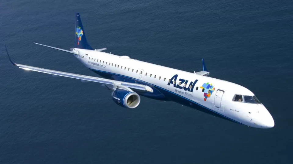 Azul encerra operações em 14 cidades de estados como RJ, CE e SC