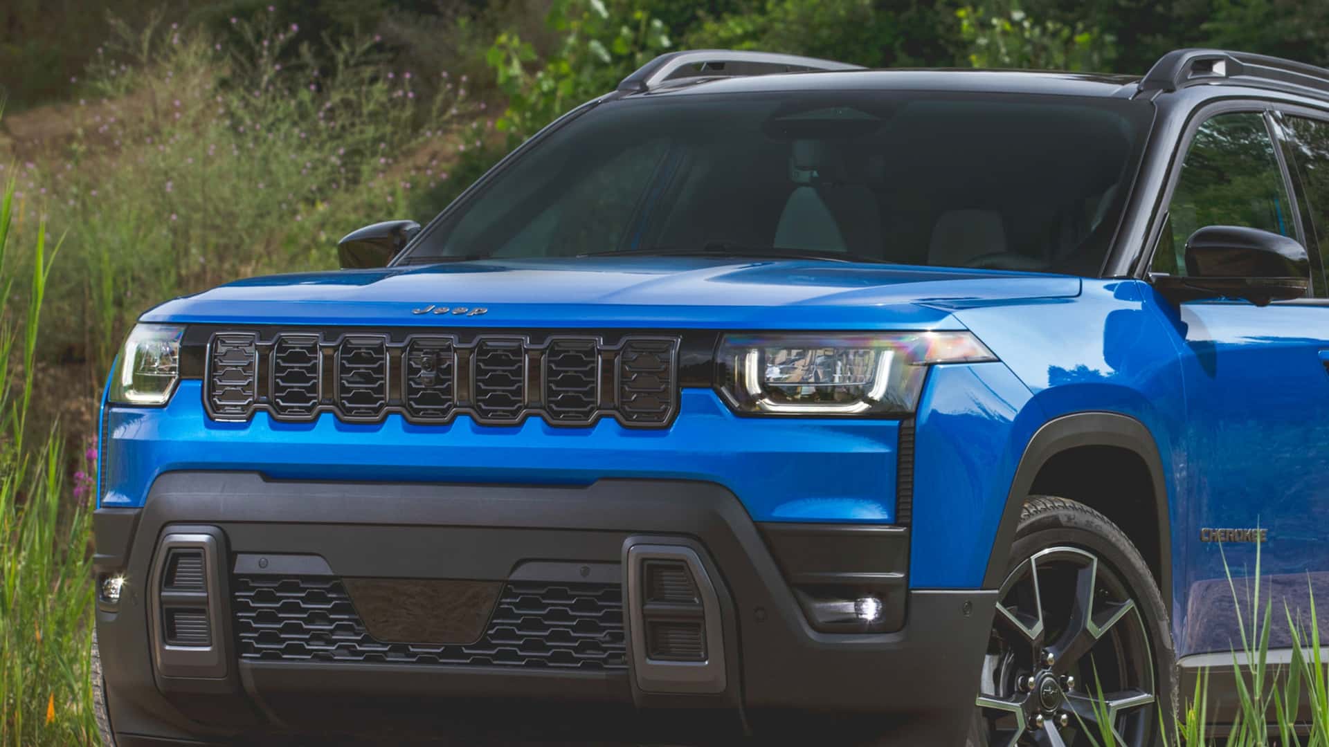 Jeep lança o novo Cherokee 2026: híbrido, tem até 800 km de autonomia