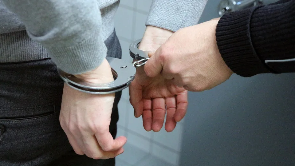 Piloto estrangeiro aposentado é preso em flagrante por estupro em hotel de Moema, em SP