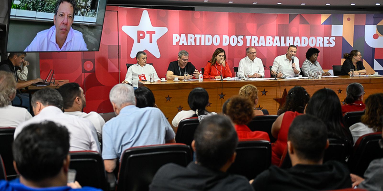 Haddad: 20 milhões de brasileiros não deveriam estar pagando IR