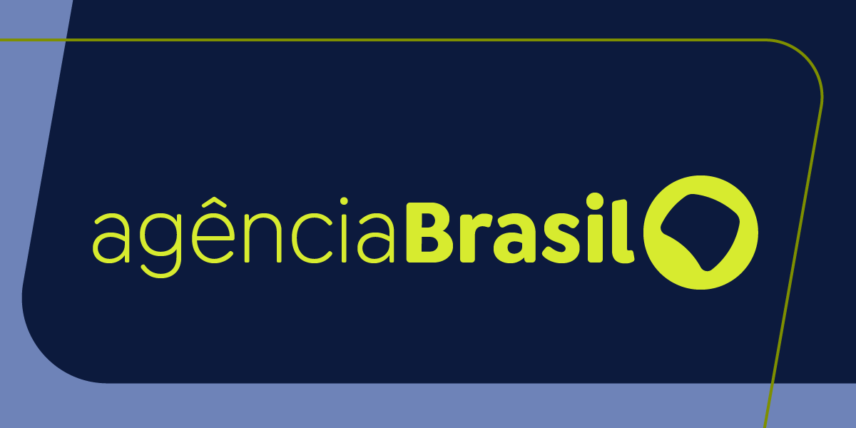 Faculdade paulista expulsa 12 alunos por faixa em alusão a estupro