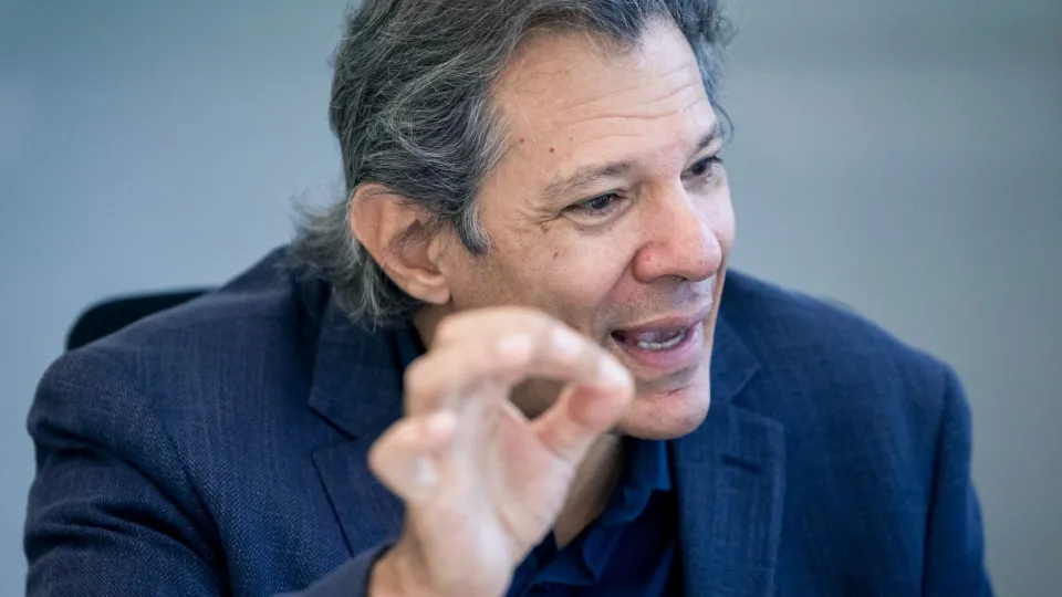 Pessoas foram lesadas e orientação é ressarcir dano, diz Haddad sobre INSS