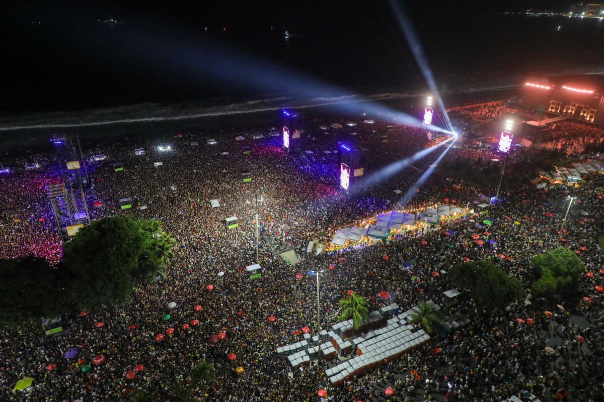 Lady Gaga faz show para 2,1 milhões em Copacabana, diz Riotur
