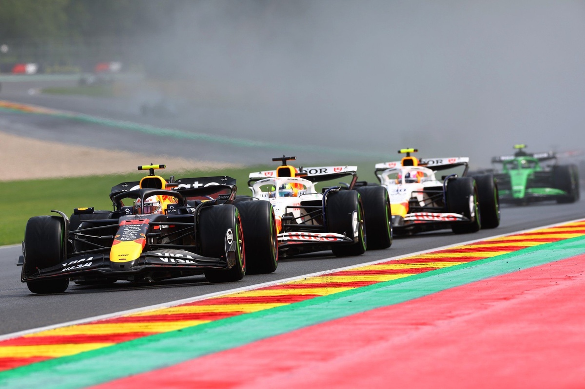 ANÁLISE F1: Demora da Red Bull em definir pilotos de 2026 pode atrapalhar mais do que ajudar