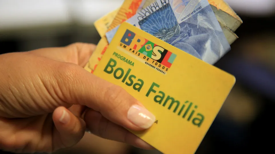 Fazenda publica instrução para que bets bloqueiem beneficiários de Bolsa Família e BPC