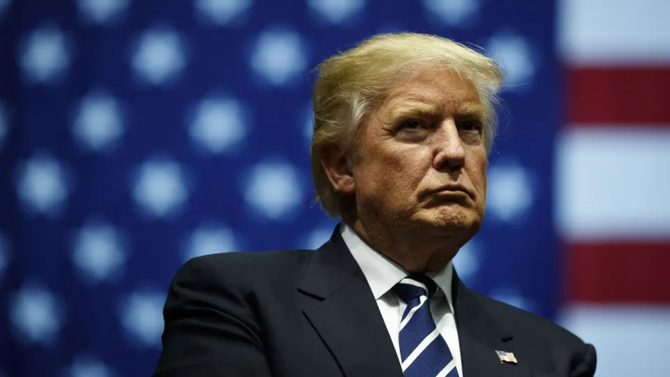 Trump fecha acordos de US$ 200 bilhões com Emirados Árabes Unidos