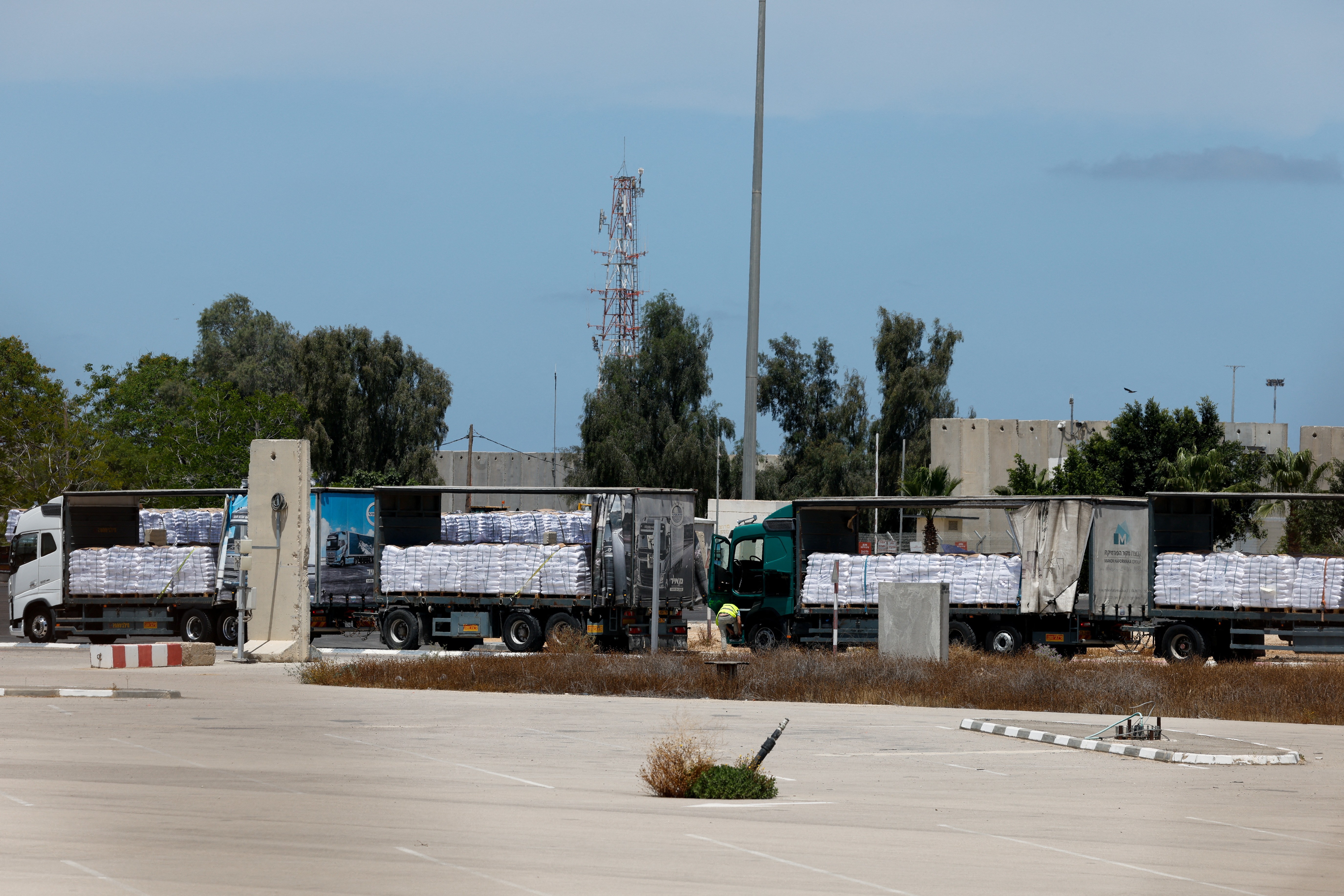 ONU recebe autorização para entrada de 100 caminhões de ajuda humanitária em Gaza