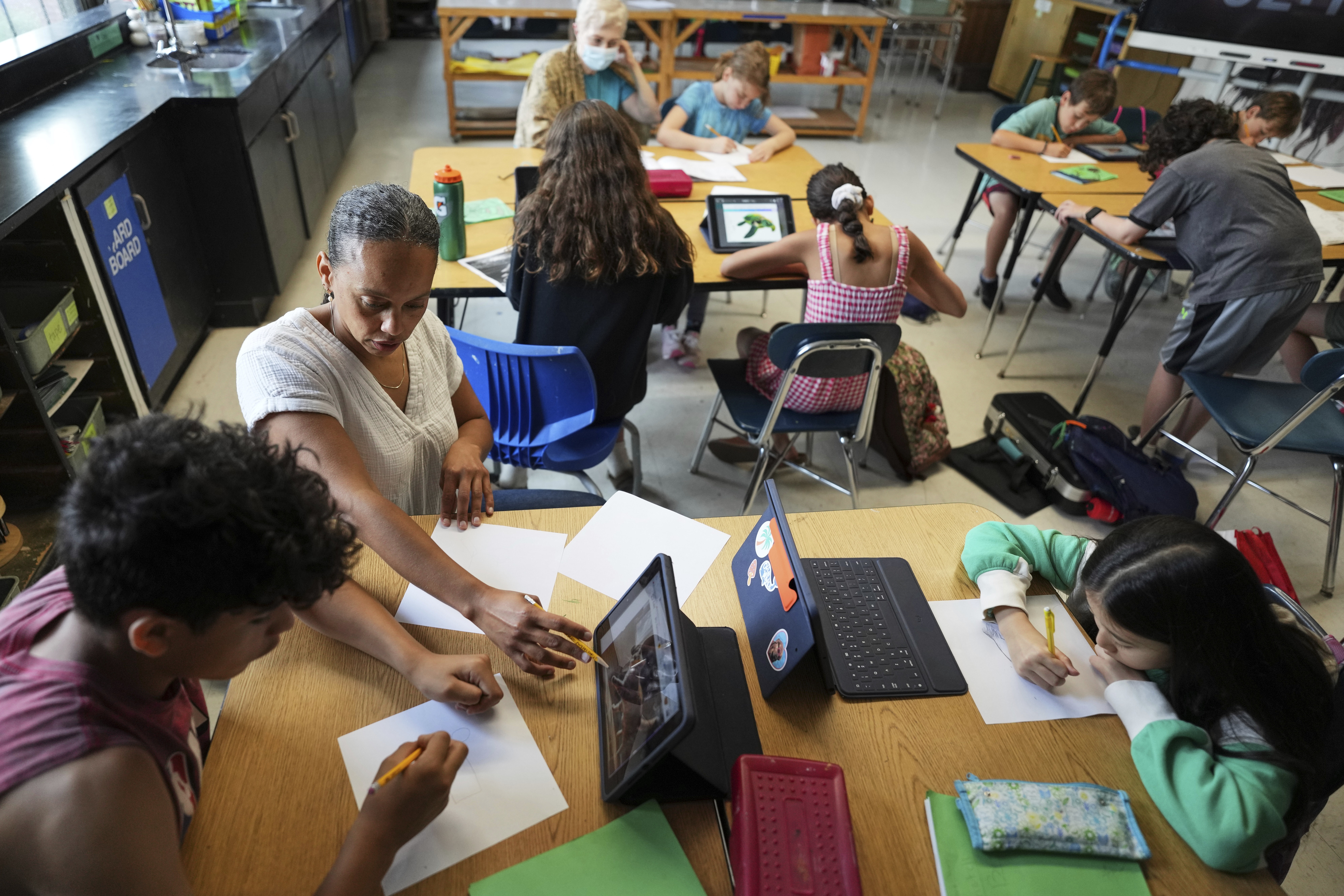 Como professores dos EUA estão usando o ChatGPT e outras ferramentas de IA para planejar aulas e corrigir provas