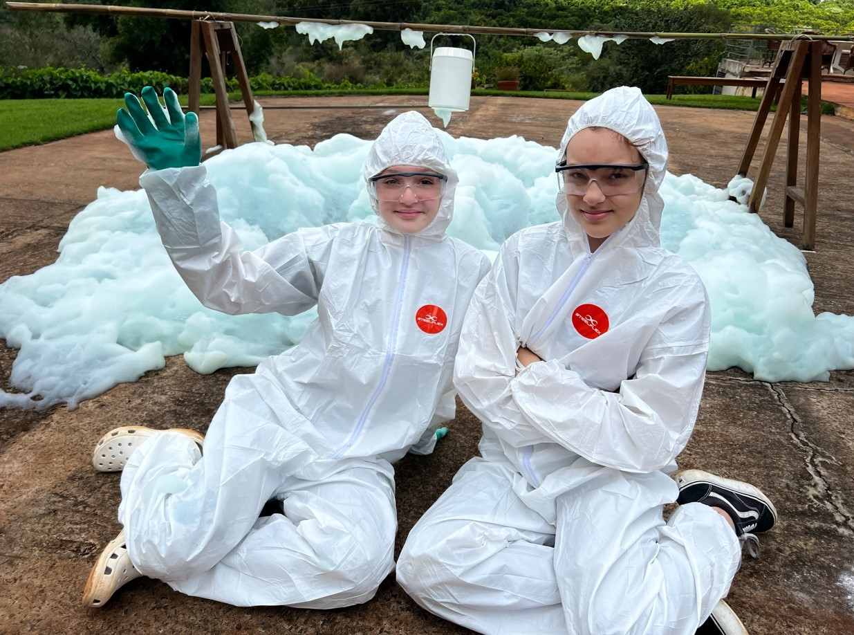 Irmãs da Grande SP são premiadas em Londres como crianças-prodígio: 'Mostramos que a ciência brasileira tem espaço no mundo'